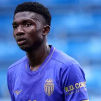 Chelsea avança por Lamine Camara no deadline day