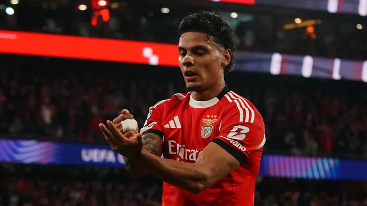 Richard Rios do SL Benfica comemora depois de marcar um gol durante a partida MD6 da Fase MD6 da Liga dos Campeões da UEFA 2025/26 entre SL Benfica e SSC Napoli no Estádio da Luz em 10 de dezembro de 2025 em Lisboa, Portugal. (Foto de Gualter Fatia/Getty Images)