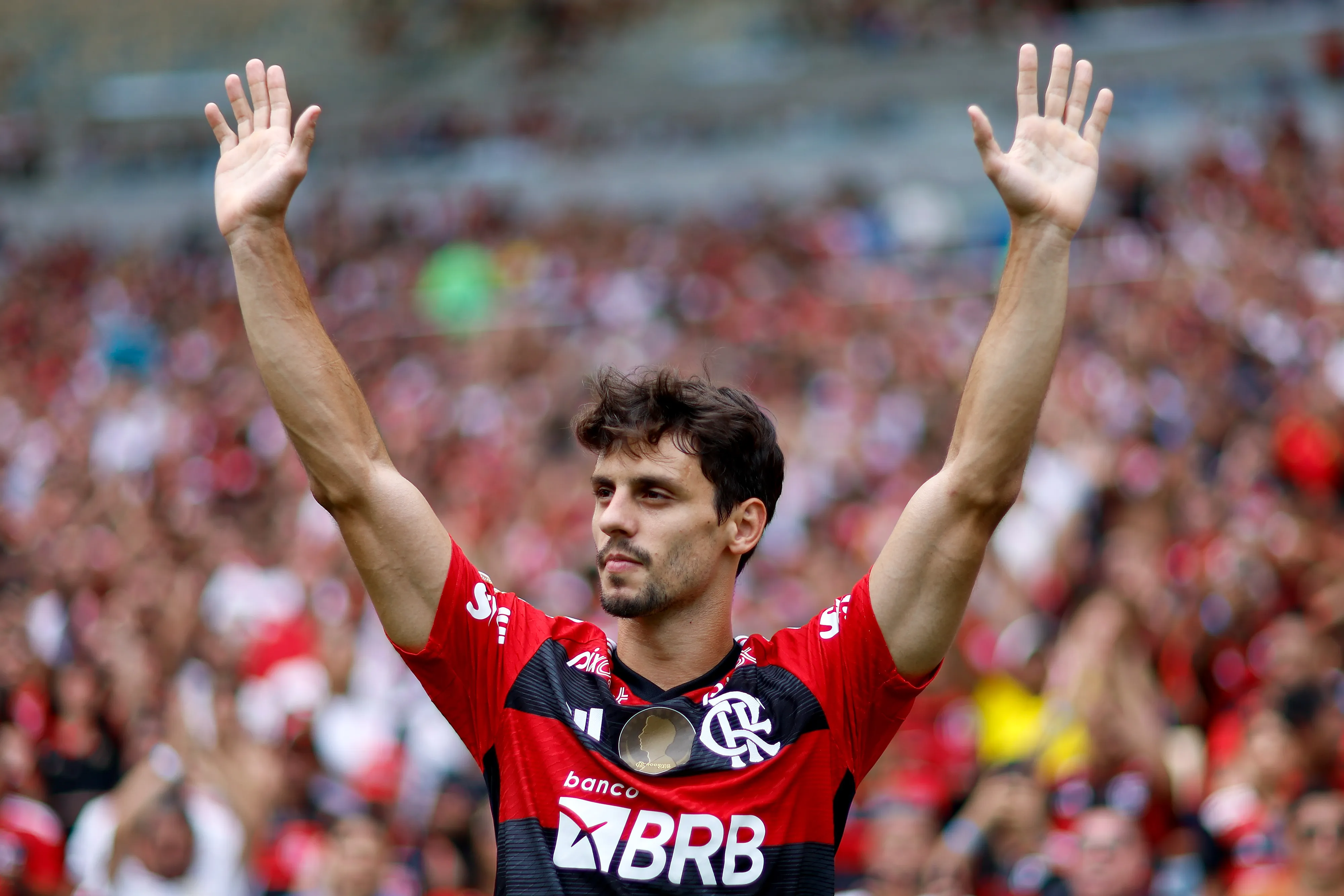 Rodrigo Caio teve negociação com o Valência melada. Foto: Buda Mendes/Getty Images)