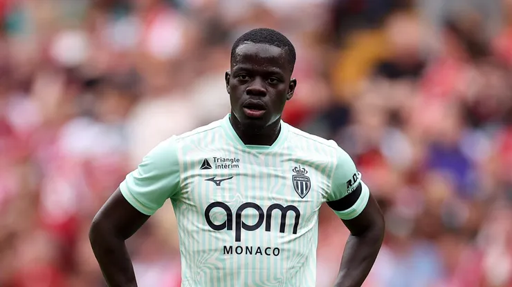 Pape Cabral, do AS Monaco, durante o amistoso de pré-temporada entre Liverpool FC e AS Monaco em Anfield, em 9 de agosto de 2026, em Liverpool, Inglaterra. (Foto de Jan Kruger/Getty Images)