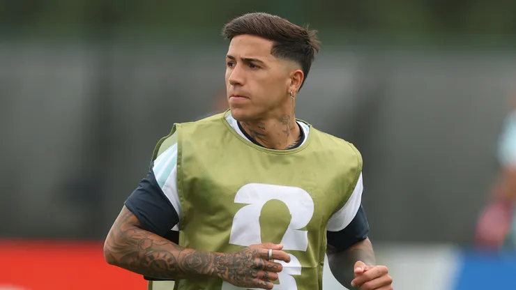 Enzo Fernández pela Argentina. (Foto: Richard Pelham/Getty Images)