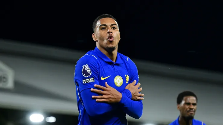 Morgan Rogers, do Chelsea, comemora o segundo gol de sua equipe durante a partida da Premier League 2026/27 entre Fulham e Chelsea FC, no Craven Cottage, em 24 de agosto de 2026, em Londres, Inglaterra. (Foto de Mike Hewitt/Getty Images)