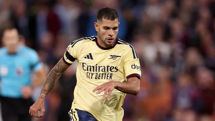Bruno Guimarães, do Arsenal, durante a partida da Premier League 2026/27 entre Aston Villa FC e Arsenal FC no Villa Park, em 31 de agosto de 2026, em Birmingham, Inglaterra. (Foto de Naomi Baker/Getty Images)