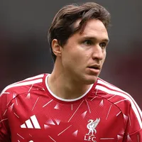 Chiesa e Endo são excluídos no Liverpool da Champions