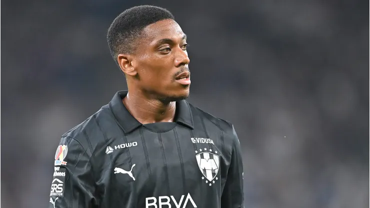 Martial poderia pensar em jogar no futebol brasileiro.