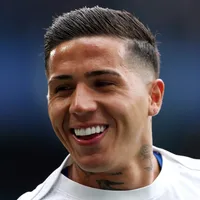 Enzo Fernández estreia pelo City com participação em gol de Haaland