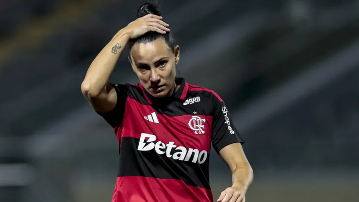 Jucinara fala sobre classificação do Flamengo no Brasileirão Feminino. Foto: Marco Miatelo/AGIF
