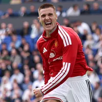 Manchester United sofre empate no fim contra o Everton