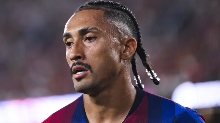 BARCELONA, SPAIN - AUGUST 31: Raphinha of FC Barcelona looks on during the LaLiga EA Sports 2026/27 match between FC Barcelona and Rayo Vallecano de Madrid at Spotify Camp Nou on August 31, 2026 in Barcelona, Spain. (Photo by David Ramos/Getty Images)