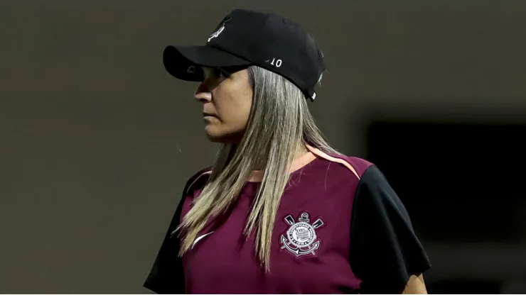 SP - BARUERI - 13/03/2026 - BRASILEIRO FEMININO 2026, PALMEIRAS X CORINTHIANS - Emily Lima tecnico do Corinthians durante partida contra o Palmeiras no estadio Arena Barueri pelo campeonato Brasileiro Feminino 2026. Foto: Marco Miatelo/AGIF