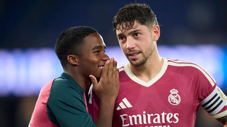 Endrick e Valverde no Real Madrid. (Foto: Jose Manuel Alvarez Rey/Getty Images)