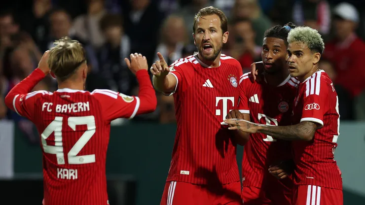 Elenco do Bayern de Munique comemora. (Foto: Lars Baron/Getty Images)