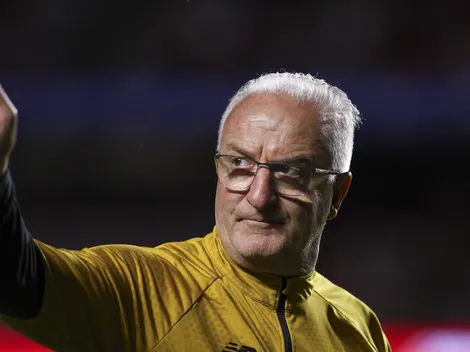 Dorival vive dilema entre atacar ou defender na Bombonera