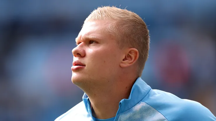 Erling Haaland of Manchester City warms up before the Premier League 2026/27 match between Manchester City and Coventry City at Etihad Stadium on September 05, 2026 in Manchester, England.