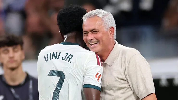 Mourinho defende Vini Jr de vaias em vitória do Real. Foto: Florencia Tan Jun/Getty Images)