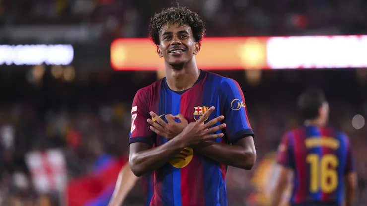 BARCELONA, SPAIN - AUGUST 31: Lamine Yamal of FC Barcelona celebrates their team's fifth goal during the LaLiga EA Sports 2026/27 match between FC Barcelona and Rayo Vallecano de Madrid at Spotify Camp Nou on August 31, 2026 in Barcelona, Spain. (Photo by David Ramos/Getty Images)