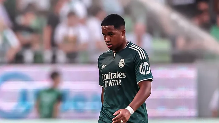 Endrick, do Real Madrid, durante a partida entre Ferencváros e Real Madrid na Groupama Arena, em 8 de agosto de 2026, em Budapeste, Hungria. (Foto de David Balogh/Getty Images)