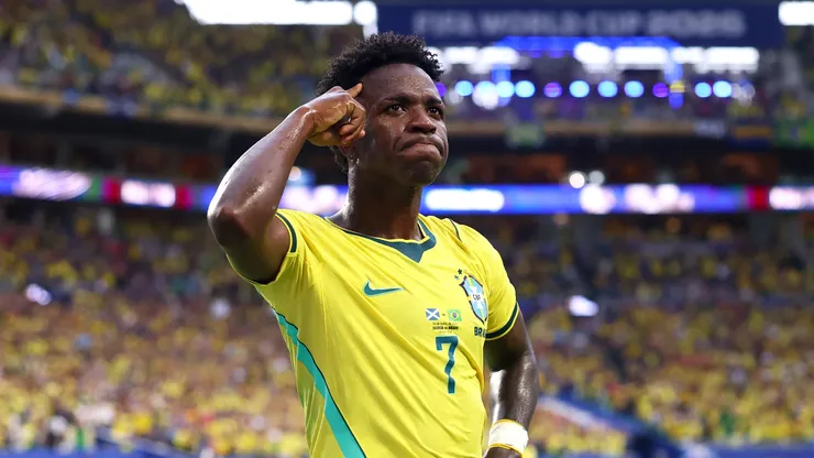 Vinicius Junior, camisa 7 do Brasil, comemora o segundo gol de sua equipe durante a partida do Grupo C da Copa do Mundo da FIFA 2026 entre Escócia e Brasil, no Estádio de Miami, em 24 de junho de 2026, em Miami Gardens, Flórida. (Foto de Megan Briggs/Getty Images)