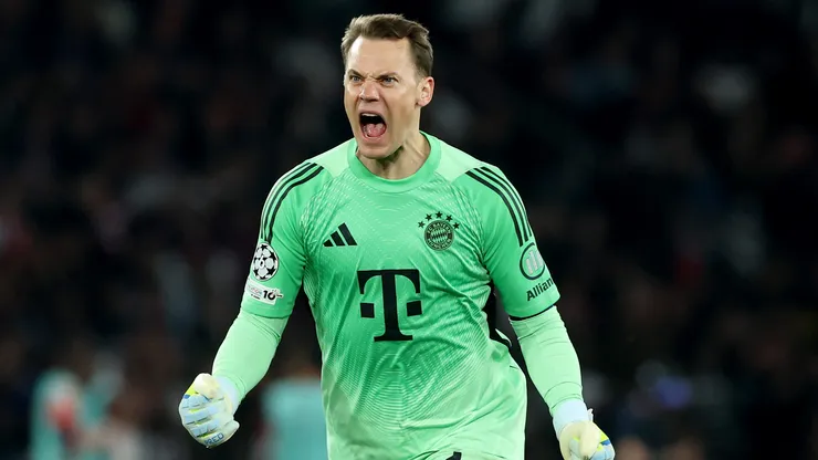 PARIS, FRANCE - APRIL 28: Manuel Neuer of FC Bayern Munich celebrates his side's third goal scored by Dayot Upamecano of FC Bayern Munich (not pictured) during the UEFA Champions League 2025/26 Semi Final First Leg match between Paris Saint-Germain and FC Bayern München at Parc des Princes on April 28, 2026 in Paris, France. (Photo by Alexander Hassenstein/Getty Images)