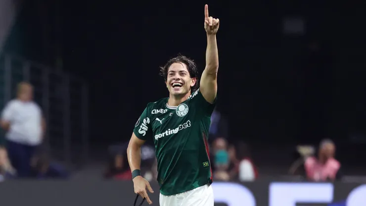 Giay continua no Palmeiras visando a Europa no futuro.