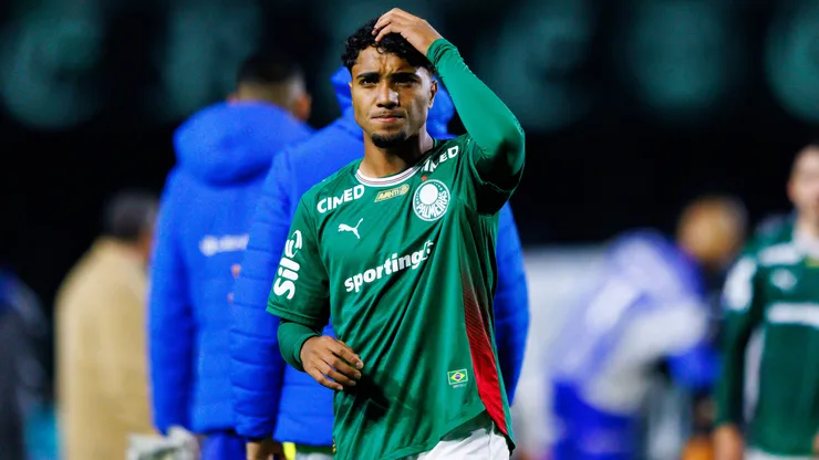 Heittor jogador do Palmeiras durante partida contra o Coritiba no estadio Couto Pereira pelo campeonato Brasileiro A 2026.