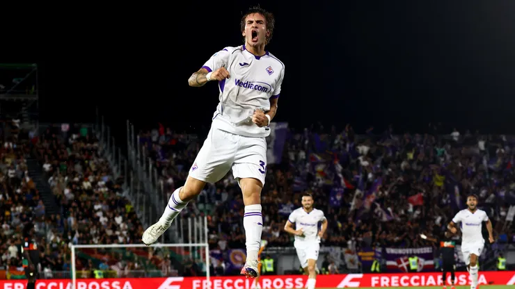 VENICE, ITALY - SEPTEMBER 11: Franco Mastantuono of ACF Fiorentina celebrates after scoring his team's second goal during the Serie A match between Venezia FC and ACF Fiorentina at Stadio Pier Luigi Penzo on September 11, 2026 in Venice, Italy. (Photo by Maurizio Lagana/Getty Images)