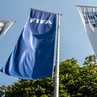 Romênia inova com cartão preto e ideia pode ir à FIFA