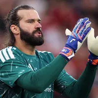Alisson cobra Liverpool após tropeço contra o Fulham