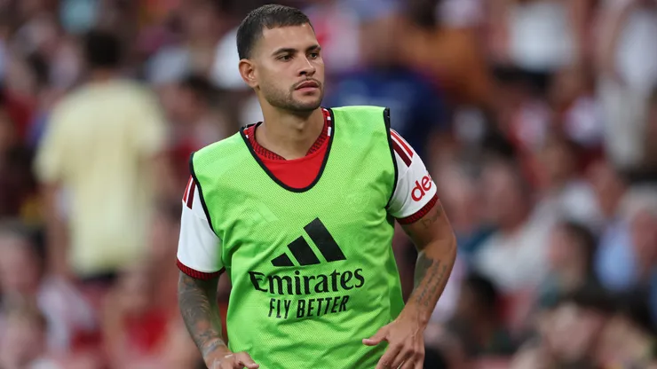 Bruno Guimaraes of Arsenal warms up during the pre-season friendly match between Arsenal FC and Como Calcio at Emirates Stadium on August 12, 2026 in London, England.
