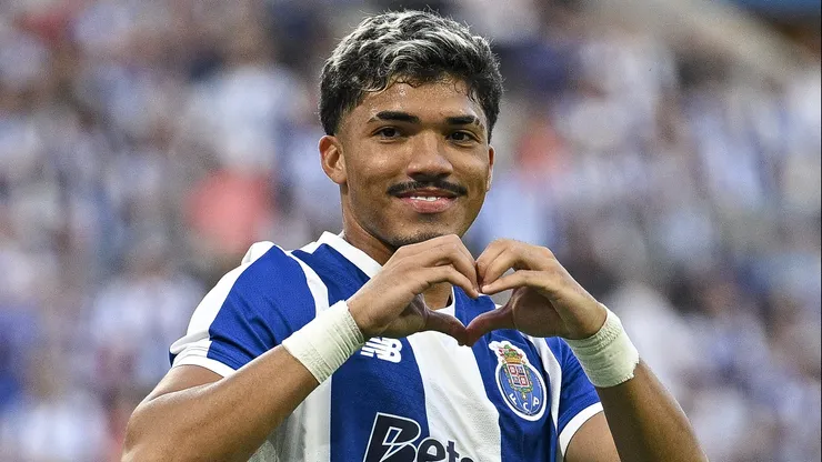 Porto quer comprar porcentagem de William Gomes do São Paulo.