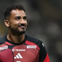 Danilo escolhe permanecer no Flamengo até 2027