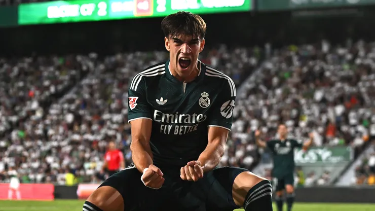 Atacante Carlos Espí. (Foto: Francisco Macia/Getty Images)