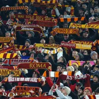 Torcedores da Roma são punidos após gesto fascista