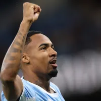 Allan estreia em alta e comanda goleada do Manchester City