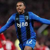 Arsenal mira Eli Junior Kroupi, do Bournemouth, para a temporada
