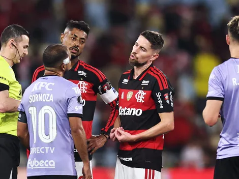 Flamengo supera expulsão de Jorginho e avança na Libertadores