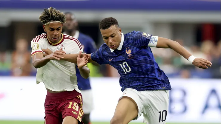 Mbappé vê Yamal na disputa pela Bola de Ouro.