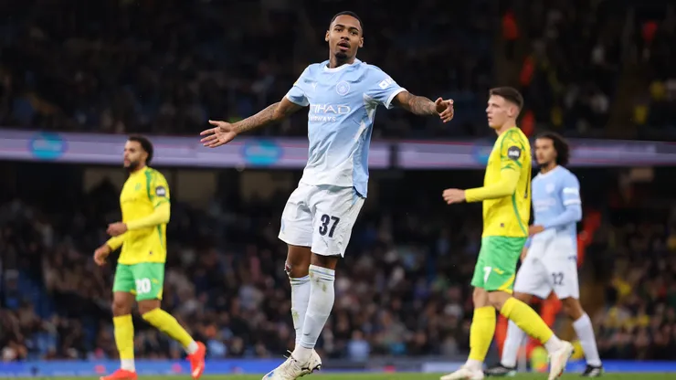 MANCHESTER, ENGLAND - SEPTEMBER 17: Allan of Manchester City celebrates scoring his team’s third goal during the Carabao Cup Third Round match between Manchester City and Norwich City at Etihad Stadium on September 17, 2026 in Manchester, England. (Photo by Carl Recine/Getty Images)