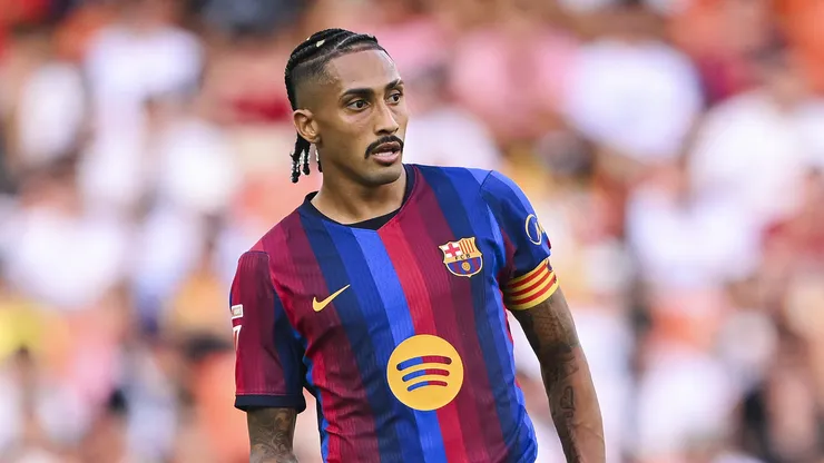 Raphinha rejeitou uma oferta para ficar no Barcelona.