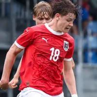 Arsenal faz contato por Weinhandl, joia de 17 anos