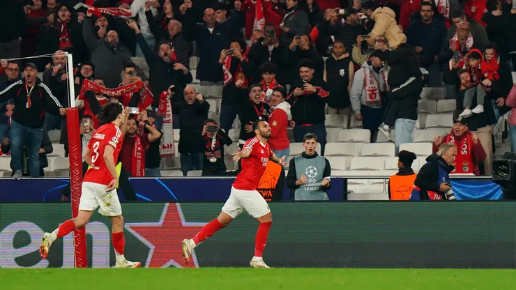 LISBON, PORTUGAL - FEBRUARY 18: Evangelos Pavlidis of SL Benfica celebrates scoring his team's second goal from a penalty during the UEFA Champions League 2024/25 League Knockout Play-off second leg match between SL Benfica and AS Monaco at Estadio da Luz on February 18, 2025 in Lisbon, Portugal. (Photo by Gualter Fatia/Getty Images)