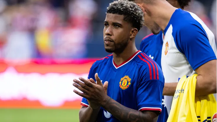 Andrey Santos of Manchester United thanks supporters after the pre-season friendly match between Manchester United and Atletico de Madrid at Strawberry Arena on August 1, 2026 in Solna, Sweden.