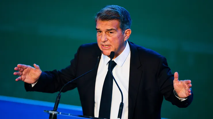 BARCELONA, SPAIN - MARCH 17: New FC Barcelona President Joan Laporta delivers his speech during the official inauguration at Camp Nou on March 17, 2021 in Barcelona, Spain. (Photo by David Ramos/Getty Images)