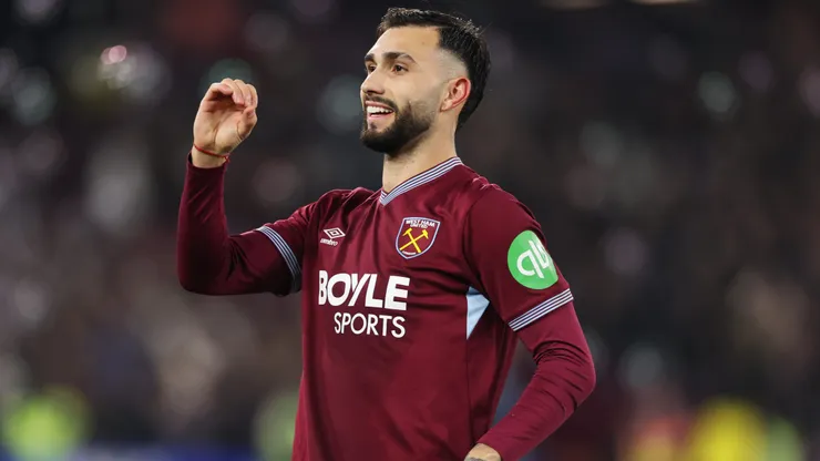 LONDON, ENGLAND - JANUARY 11: Taty Castellanos of West Ham United celebrates scoring his team's second goal during the Emirates FA Cup Third Round match between West Ham United and Queens Park Rangers at London Stadium on January 11, 2026 in London, England. (Photo by Alex Pantling/Getty Images)