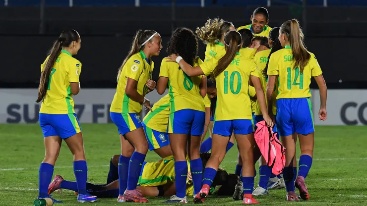 Audiência nas categorias de base do feminino aumenta expectativa para mundial 2027. Foto: Christian Alvarenga/Getty Images)