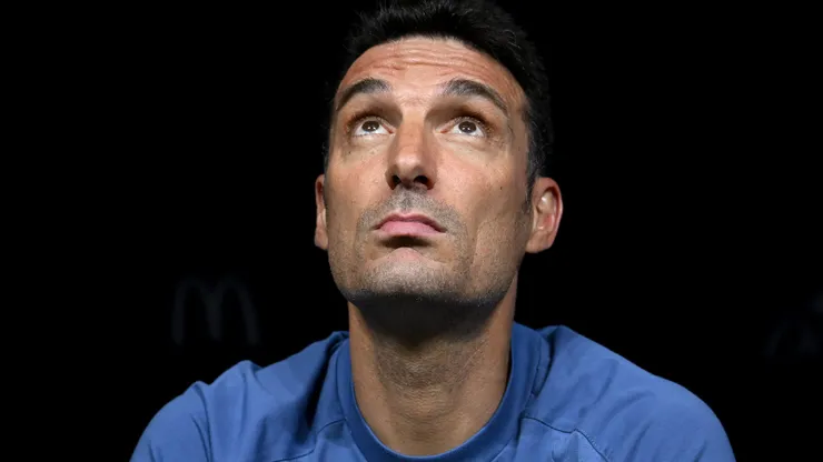 aATLANTA, GEORGIA - JULY 15: Lionel Scaloni, Head Coach of Argentina, looks on before the FIFA World Cup 2026 Semi Final match between England and Argentina at Atlanta Stadium on July 15, 2026 in Atlanta, Georgia. (Photo by Shaun Botterill/Getty Images)