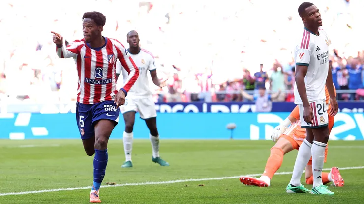 MADRID, SPAIN - SEPTEMBER 20: Jonathan David of Atletico Madrid celebrates scoring his team’s second goal during the LaLiga EA Sports 2026/27 match between Atletico de Madrid and Real Madrid at Riyadh Air Metropolitano on September 20, 2026 in Madrid, Spain. (Photo by Florencia Tan Jun/Getty Images)