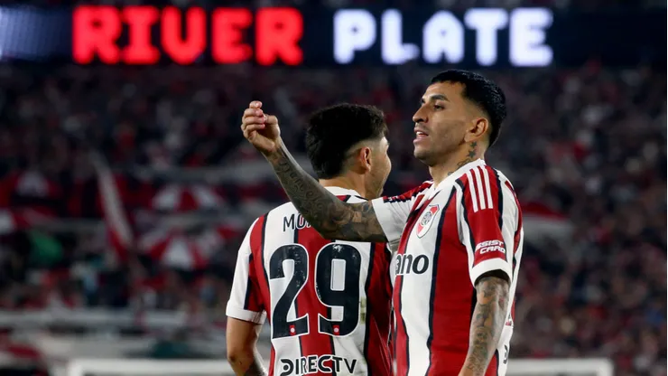 BUENOS AIRES, ARGENTINA - SEPTEMBER 19: Angel Correa of River Plate gestures to a linesman during a Torneo Clausura Mercado Libre 2026 match between River Plate and Huracan at Estadio Monumental Antonio V. Liberti on September 19, 2026 in Buenos Aires, Argentina. (Photo by Marcos Brindicci/Getty Images)