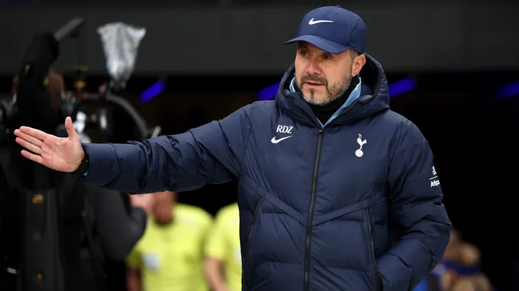 O técnico Roberto De Zerbi, durante o amistoso de pré-temporada entre Auckland e Tottenham. (Photo by Phil Walter/Getty Images)