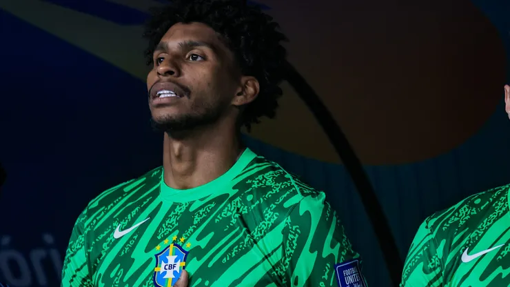 Hugo Souza goleiro da Seleção Brasileira durante partida contra o Paraguai na Arena Corinthians. Foto: Fabio Giannelli/AGIF